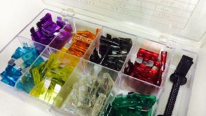 Fuses & Fuse Puller with Plastic Container - 80 Count